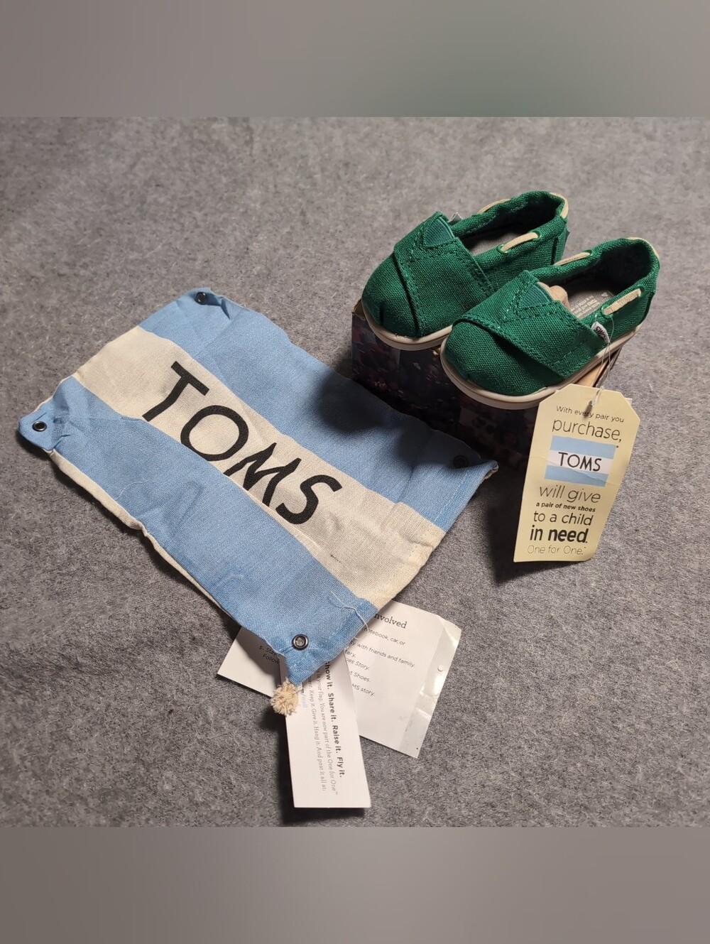 TOMS Tiny Classics Earthwise Green Canvas Slip-On Shoes NWT Toddler Size 4